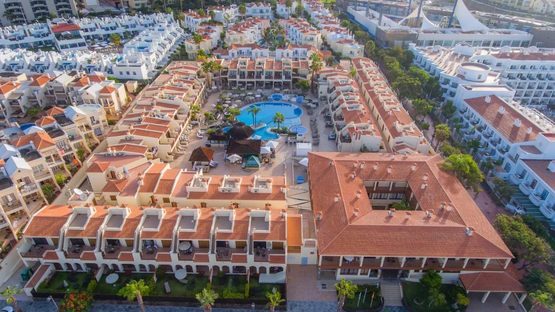אדחה Royal Sunset Beach Club