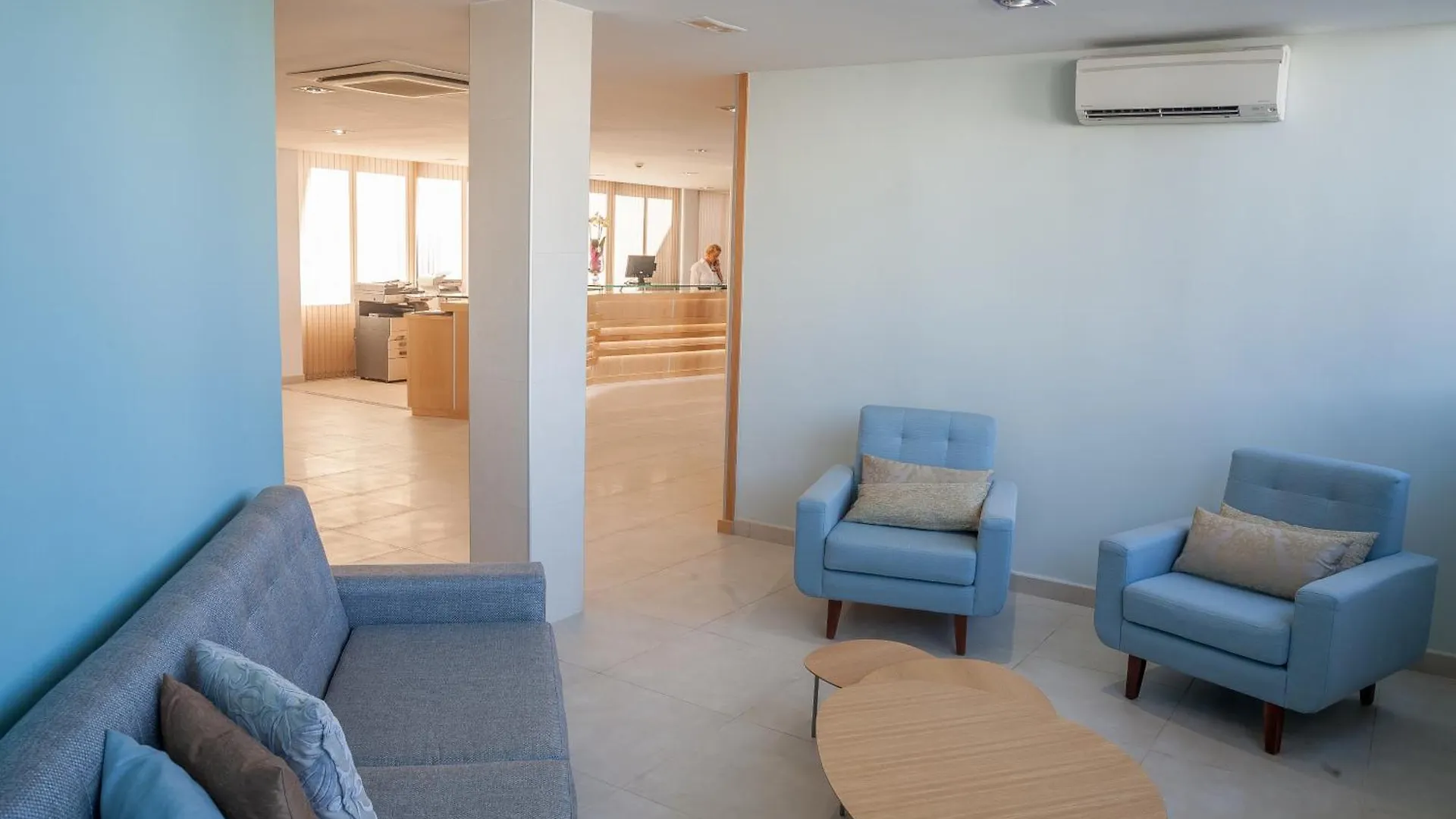 אדחה Royal Sunset Beach Club 3*,