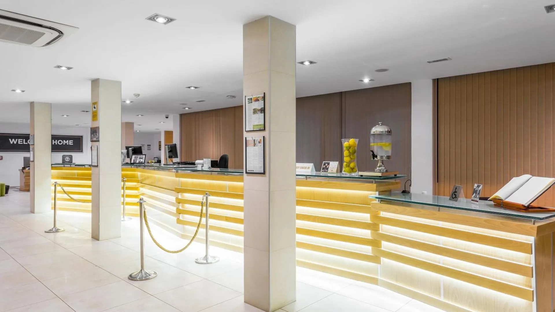 אדחה Royal Sunset Beach Club מלון דירות