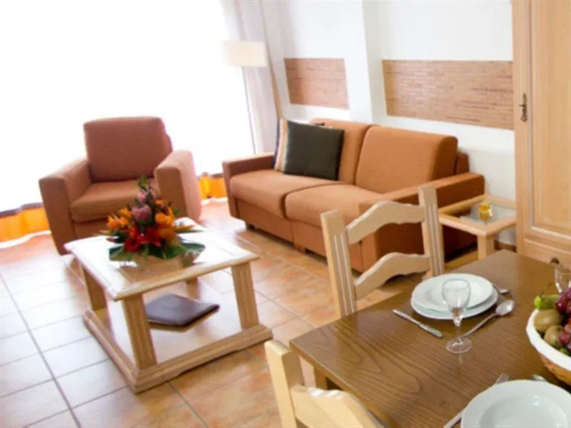 אדחה Royal Sunset Beach Club מלון דירות