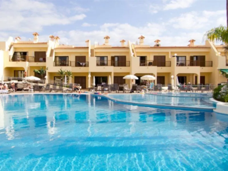 מלון דירות אדחה Royal Sunset Beach Club